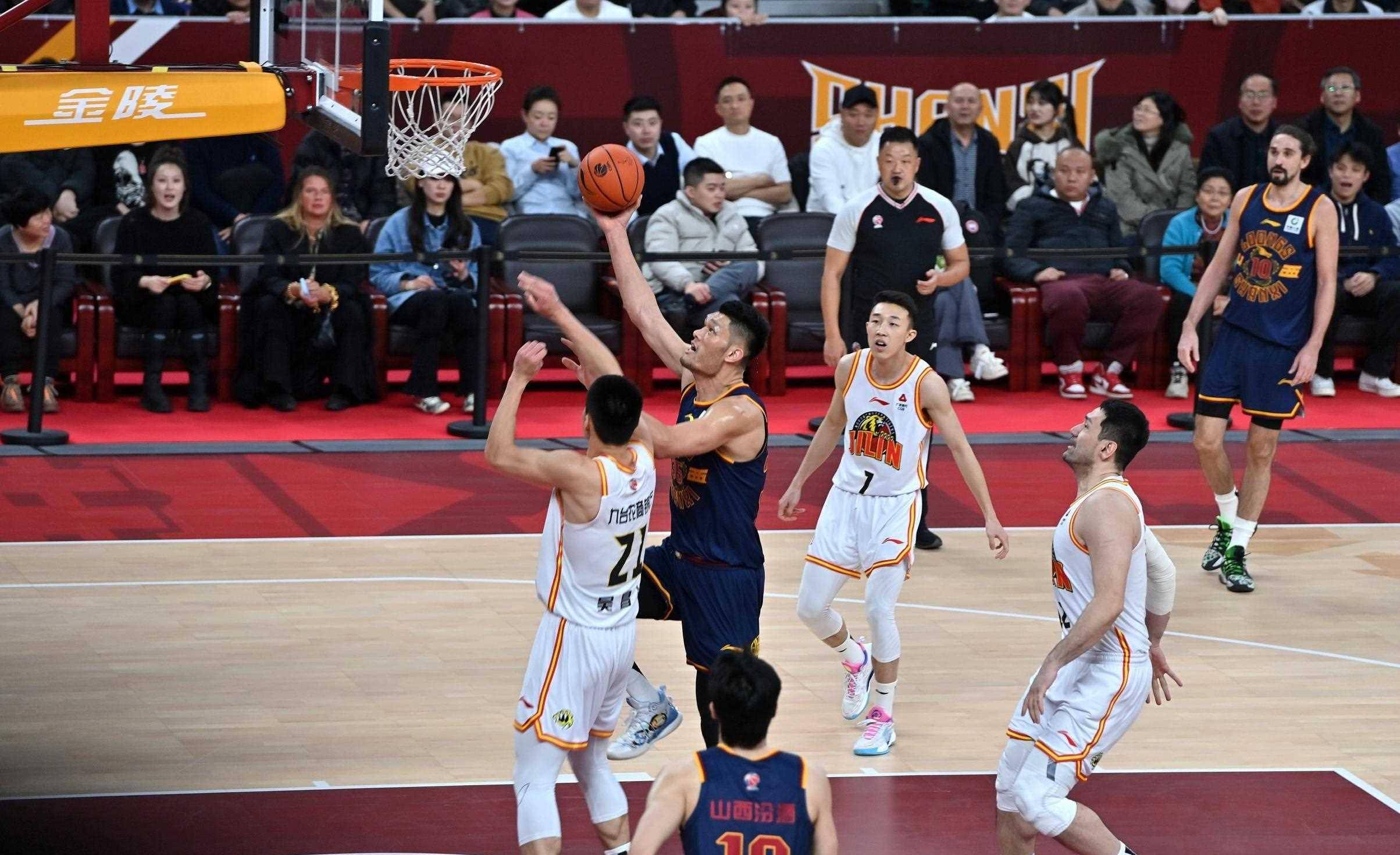 山西男篮再战获胜，保持不败纪录